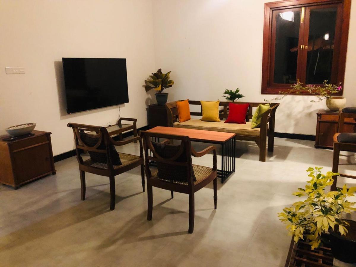 Taku Home Stay Kandy Zewnętrze zdjęcie